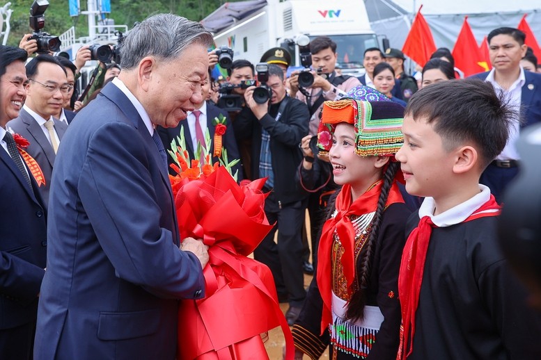 Khởi công đồng loạt 121 trường phổ thông nội trú liên cấp biên giới