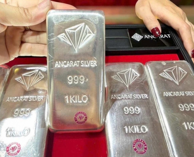 de xuat dua bac thoi len san de minh bach hoa gia thi truong