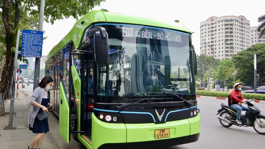 Hà Nội đang thúc đẩy chuyển đổi mạnh mẽ sang phương tiện giao thông xanh