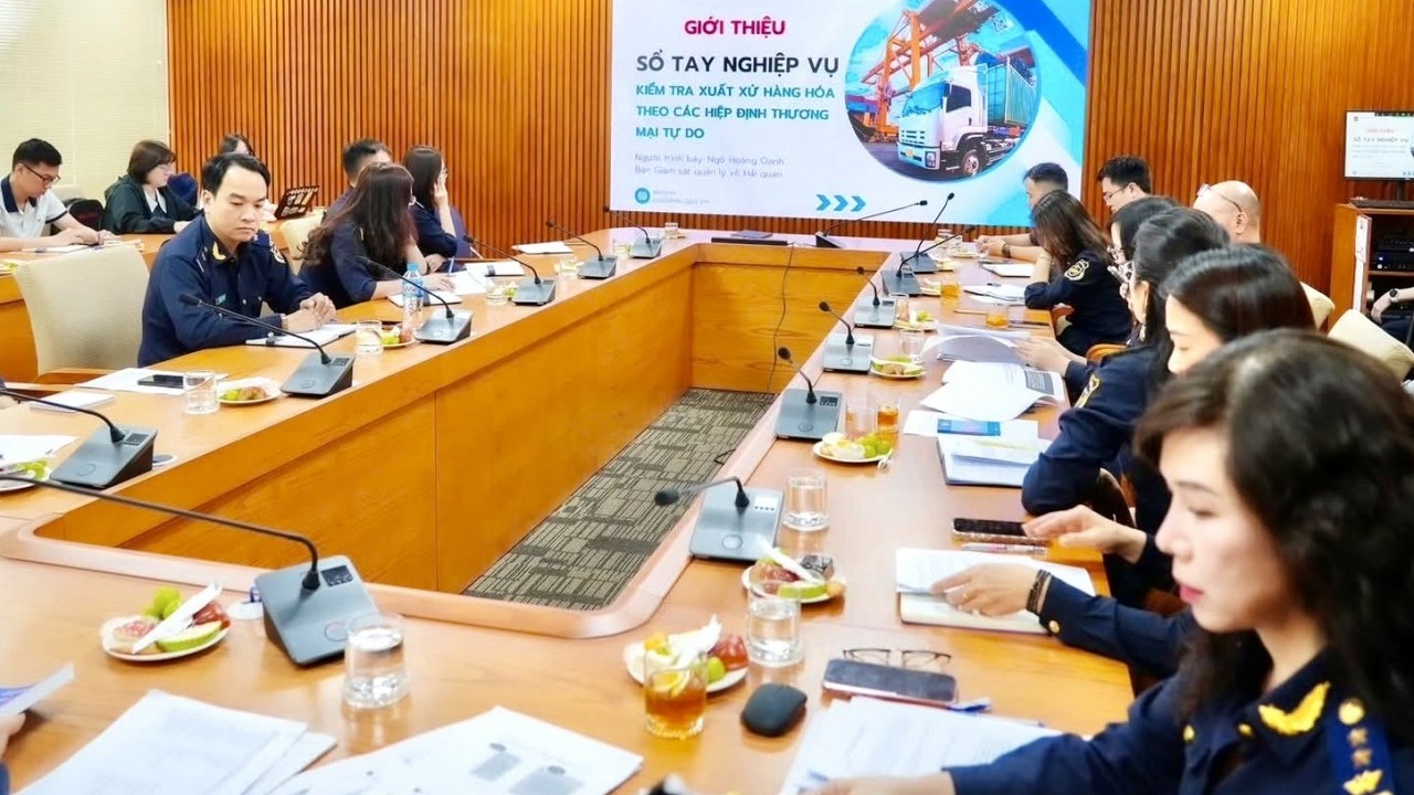 Doanh nghiệp có “cẩm nang” mới về xuất xứ hàng hóa khi thực thi 17 FTA