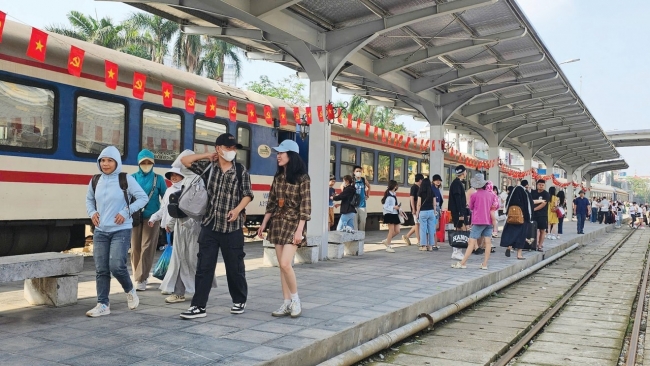 Ngành đường sắt tăng chuyến phục vụ Giỗ Tổ và lễ 30/4 - 1/5