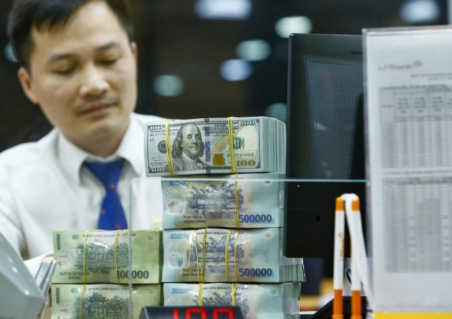 Bài toán điều hành chính sách tiền tệ trước "ẩn số kép"