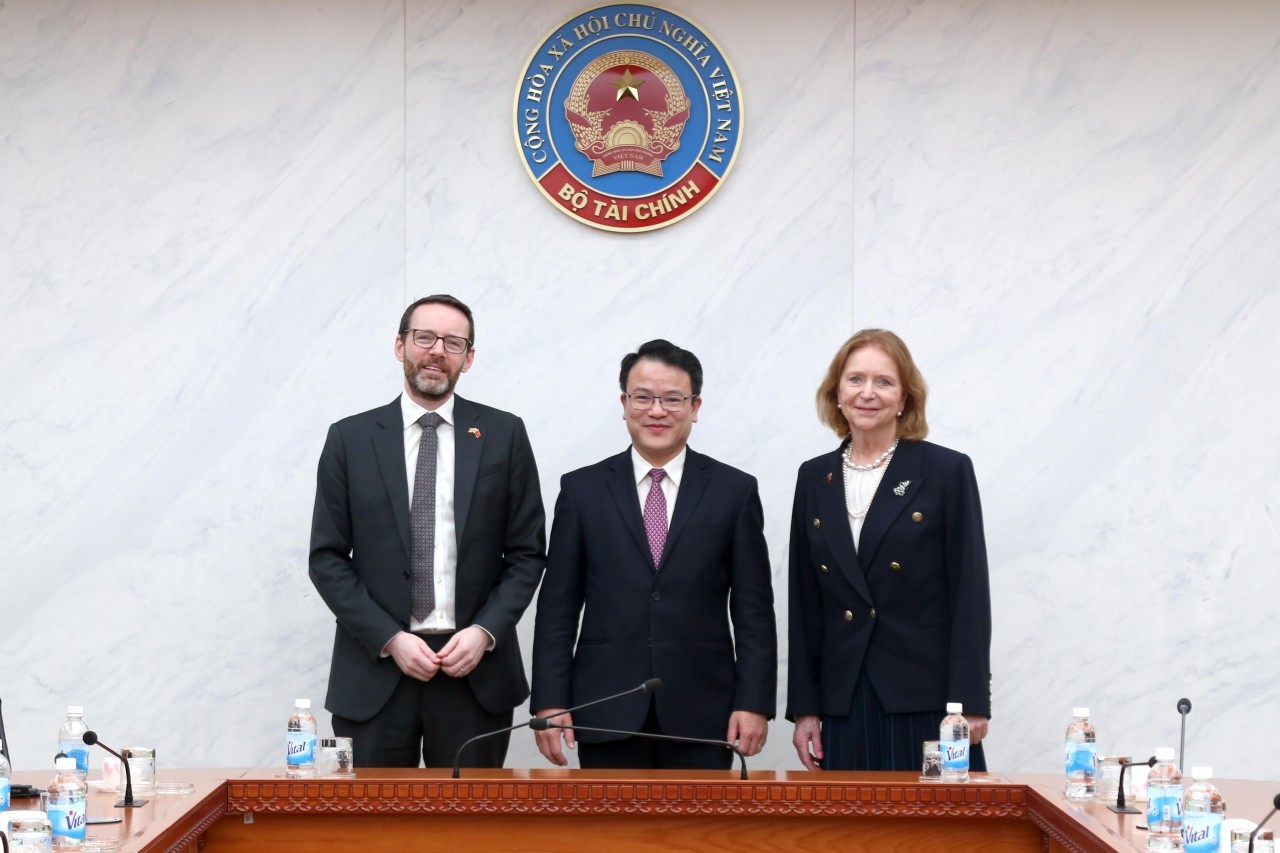 Việt Nam – Vương quốc Anh: Chia sẻ kinh nhiệm xây dựng trung tâm tài chính quốc tế