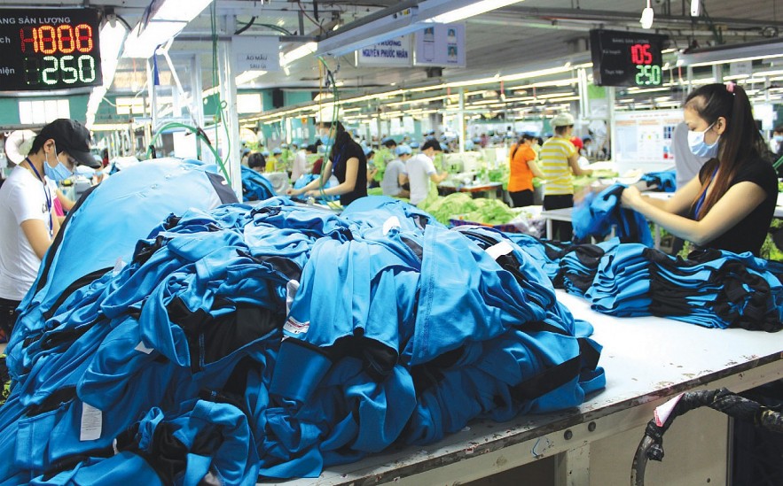 Doanh nghiệp sẽ có thêm nguồn lực tài chính khi được gia hạn tiền thuế. Ảnh: Minh Nhật