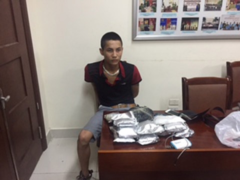 hai quan quang ninh mot ngay triet pha 2 vu van chuyen gan 4 kg ma tuy