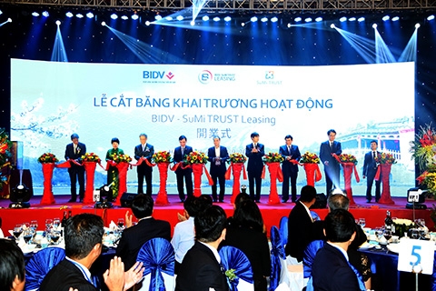 khai truong lien doanh cho thue tai chinh dau tien tai viet nam