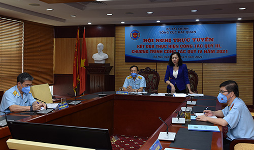 Thứ trưởng Vũ Thị Mai