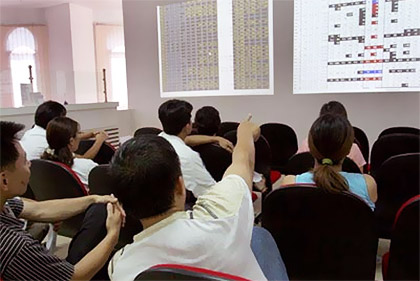 Chứng khoán 26/11: Tiền đổ vào cổ phiếu bất động sản