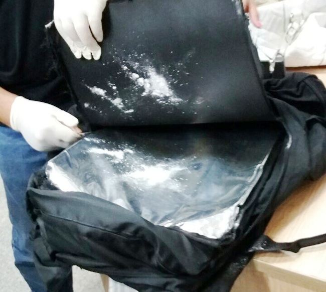 Bắt nữ hành khách vận chuyển 1,6kg cocain qua đường hàng không