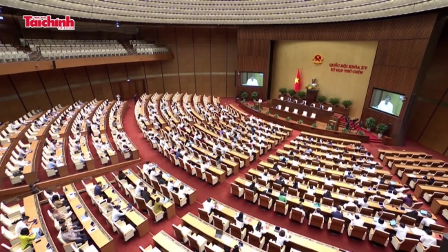 Quốc hội nghe và thảo luận Luật sửa 7 luật lĩnh vực tài chính